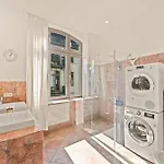 1,184 Sq Ft Historic Landmark, Checkpoint Charlie アパート