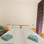 アパート 1,184 Sq Ft Historic Landmark, Checkpoint Charlie *