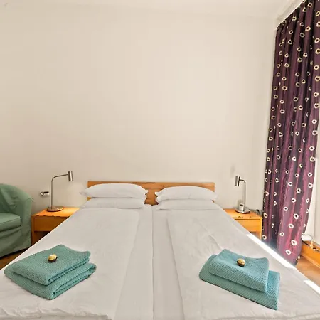 Apartment 1,184 Sq Ft Historic Landmark, Checkpoint Charlie *