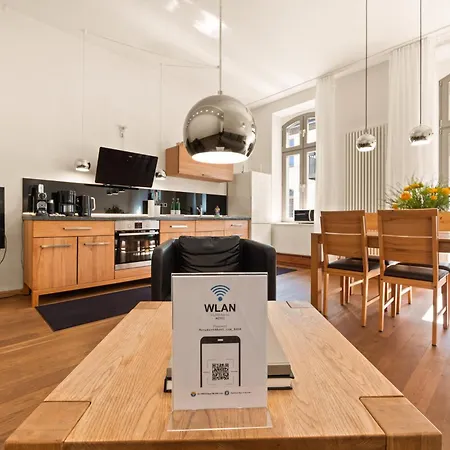 Apartment 1,184 Sq Ft Historic Landmark, Checkpoint Charlie Berlin