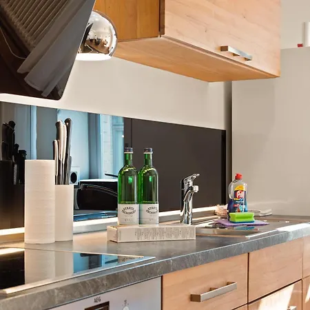 1,184 Sq Ft Historic Landmark, Checkpoint Charlie Apartment Berlin