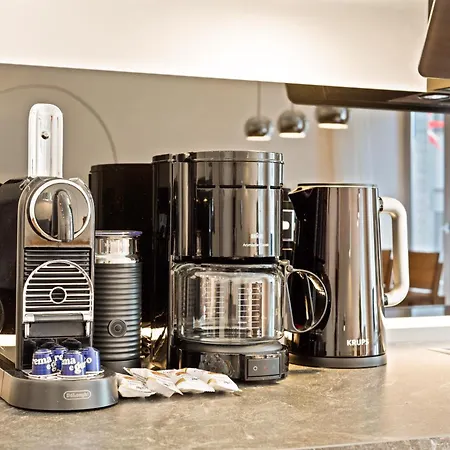 1,184 Sq Ft Historic Landmark, Checkpoint Charlie アパート