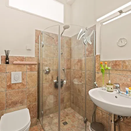 1,184 Sq Ft Historic Landmark, Checkpoint Charlie Apartment Berlin