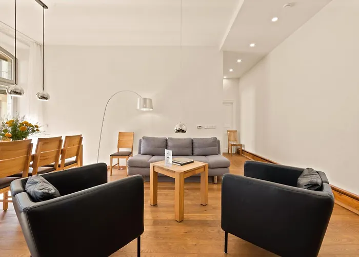 1,184 Sq Ft Historic Landmark, Checkpoint Charlie * Berlín