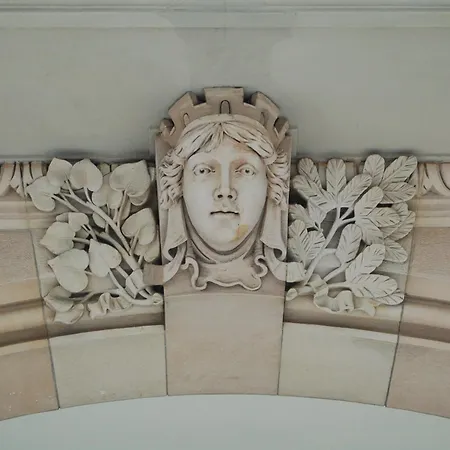 1,184 Sq Ft Historic Landmark, Checkpoint Charlie 아파트