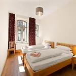 Daire 1,184 Sq Ft Historic Landmark, Checkpoint Charlie