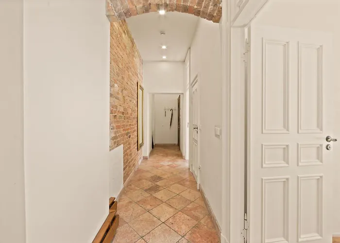 1,184 Sq Ft Historic Landmark, Checkpoint Charlie * Berlin