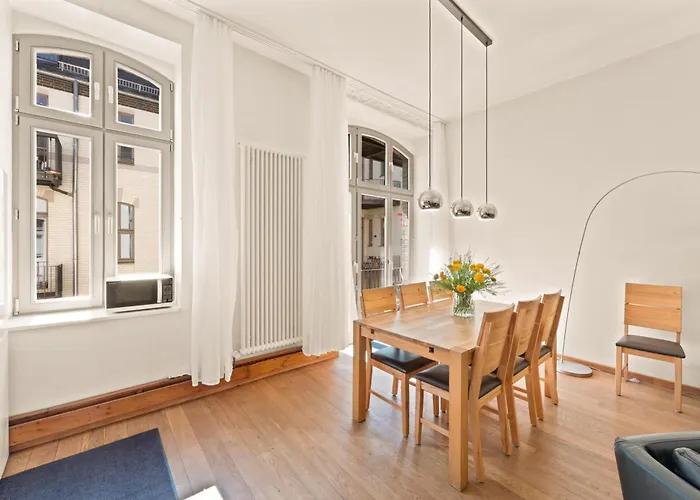 Apartament 1,184 Sq Ft Historic Landmark, Checkpoint Charlie